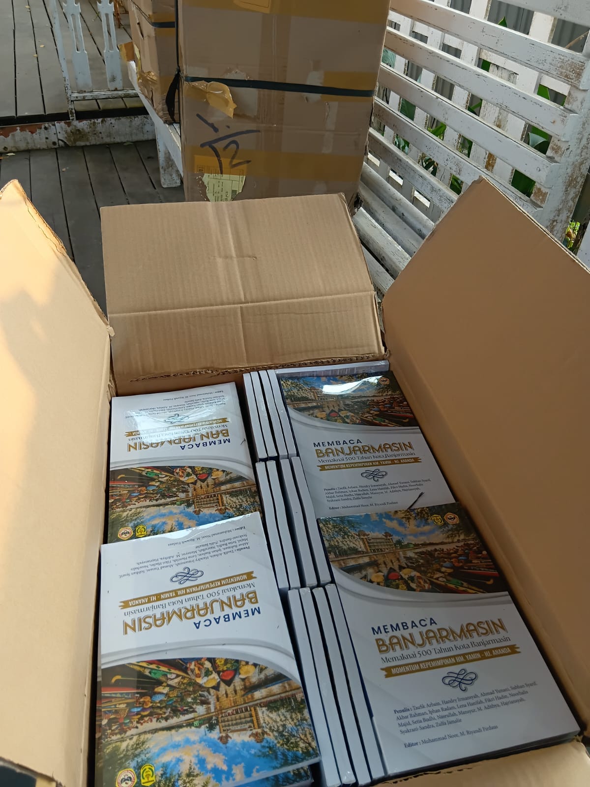 Sebanyak 500 eksemplar Buku Membaca Banjarmasin yang telah dikemas dan siap diantar